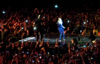 Beyonce Gets Pulled Off Stage By Fan
