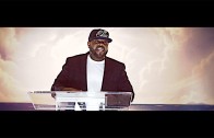 Crooked I Feat. K-Young „Praise God”