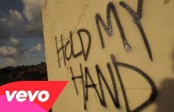Michael Jackson Feat. Akon „Hold My Hand”